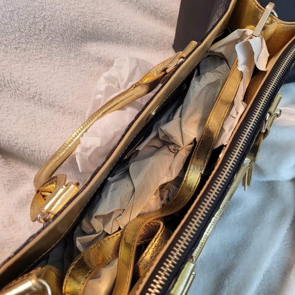 BEBE Black & Gold purse - Picture 3 of 3